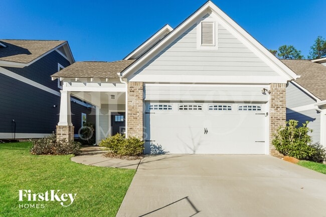 property at 2807 Village Ln