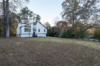 237 Park Ave in Woodstock, GA - Foto de edificio - Building Photo