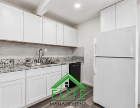 274 Redondo Ave in Sacramento, CA - Building Photo - Building Photo