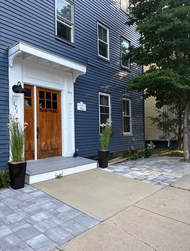 171 Austin St, Unit Unit 4 in Portsmouth, NH - Building Photo - Building Photo