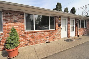 7312-7334 N Lancaster Ave in Portland, OR - Building Photo