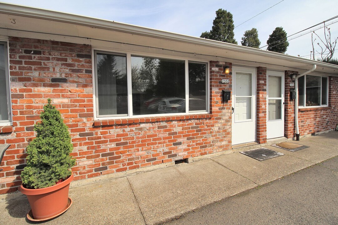 7312-7334 N Lancaster Ave in Portland, OR - Building Photo