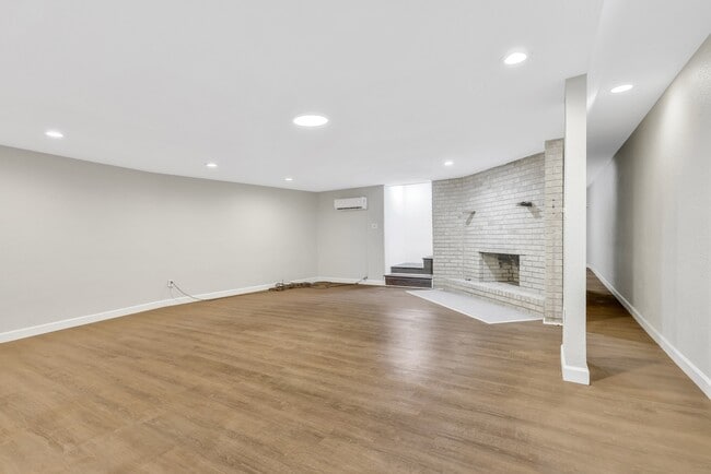 property at 148 S Oak Bluff St