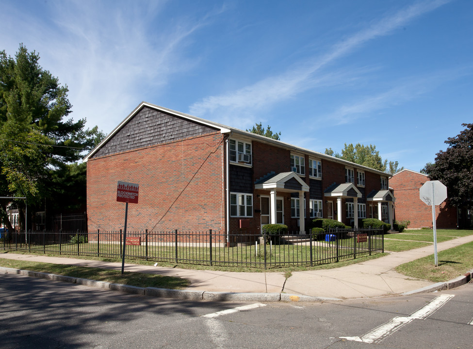 Dart Gardens in Hartford, CT - Building Photo