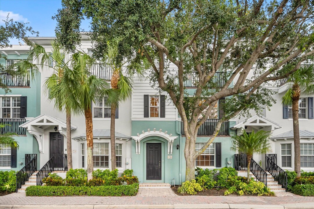 376 W Mallory Cir in Delray Beach, FL - Foto de edificio