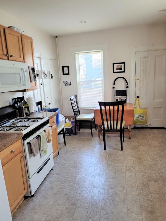 15 Irving St, Unit 1 in Somerville, MA - Foto de edificio