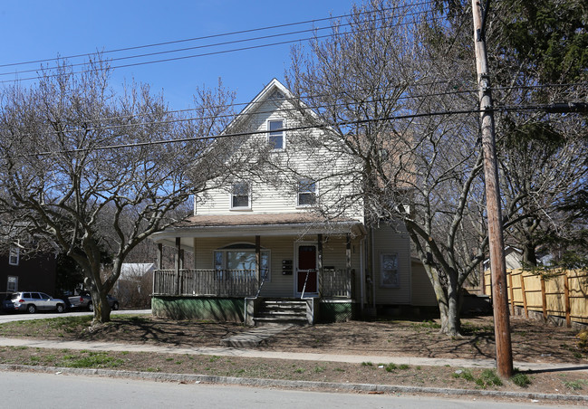 314 Central Ave in Norwich, CT - Building Photo - Building Photo