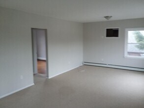 1634 Maple St, Unit 2 in Fort Lee, NJ - Building Photo - Building Photo