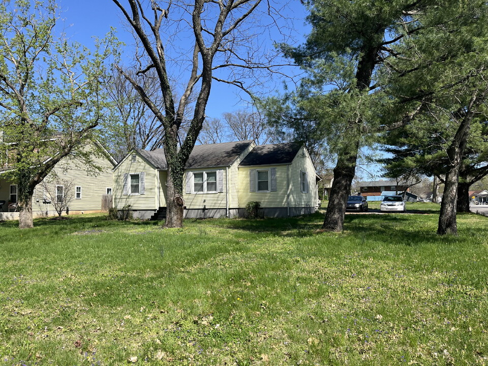 2523 Flamingo Dr in Nashville, TN - Building Photo