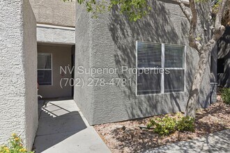 5055 W Hacienda Ave in Las Vegas, NV - Foto de edificio - Building Photo