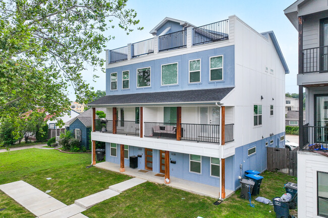 TCU Student Housing Portfolio in Fort Worth, TX - Building Photo - Building Photo