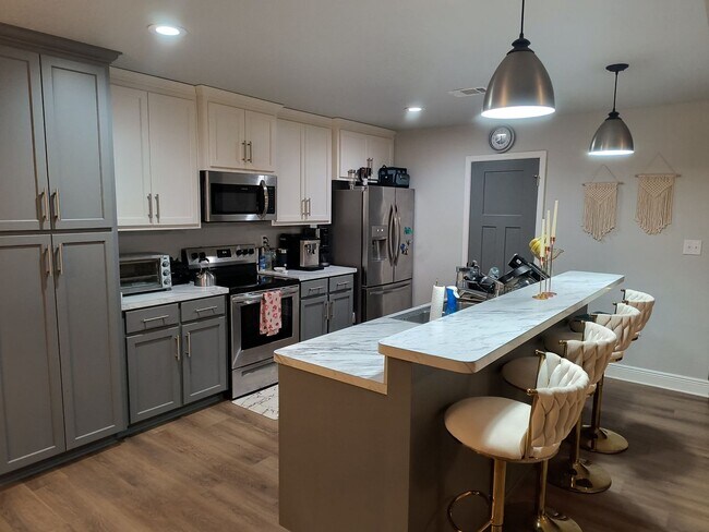 6000 S New Warrington Rd in Pensacola, FL - Building Photo - Building Photo