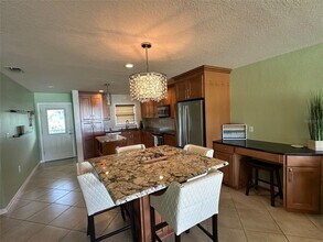 2100 N Peninsula Ave in New Smyrna Beach, FL - Building Photo - Building Photo