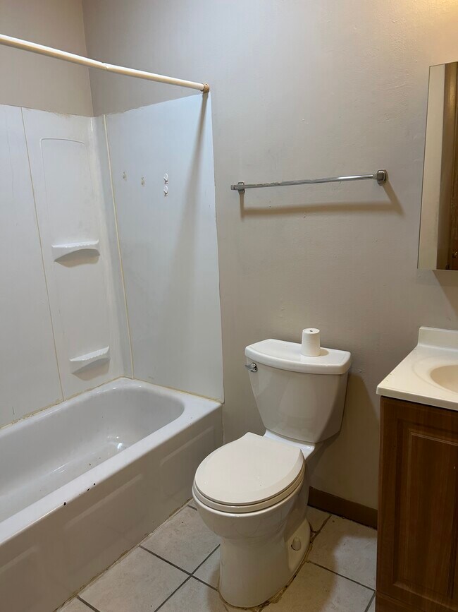 7 Kreig St, Unit A in Newark, OH - Building Photo - Building Photo