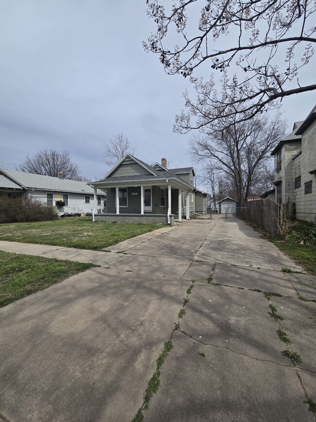 250 Millwood N in Wichita, KS - Building Photo - Building Photo