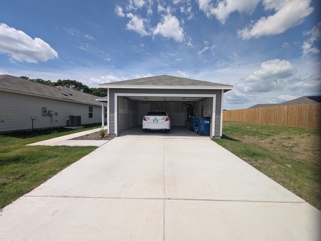 304 Cornstalk Ln in Princeton, TX - Building Photo - Building Photo