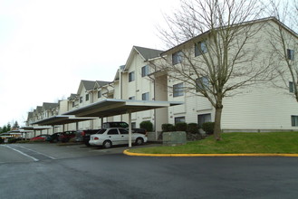 Benson Estates Apartments in Renton, WA - Foto de edificio - Building Photo