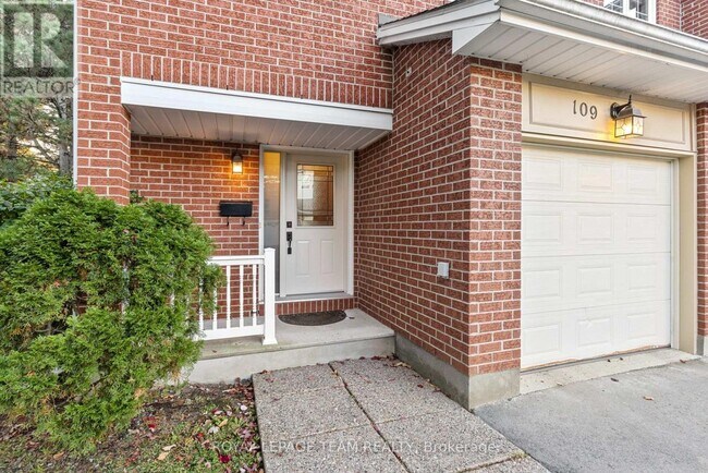 109 Stonebriar Dr in Ottawa, ON - Building Photo - Building Photo