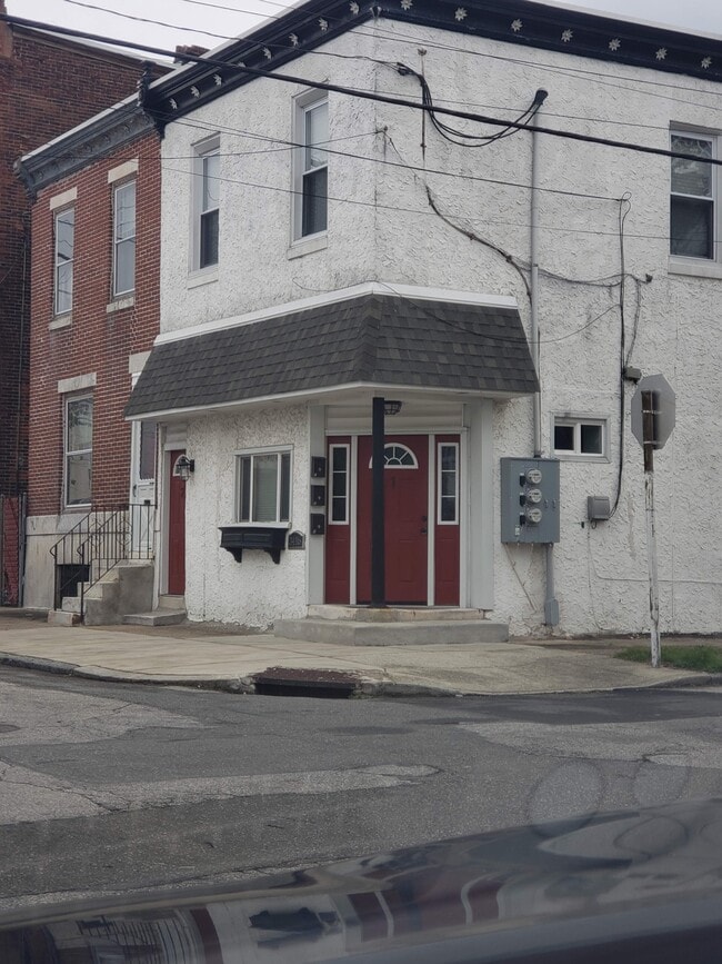 3416 W Clearfield St, Unit #2 in Philadelphia, PA - Building Photo - Building Photo