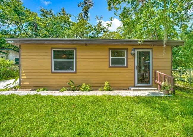 property at 2842 Lucoma Dr