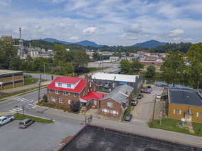 353 Park St in Canton, NC - Building Photo - Building Photo