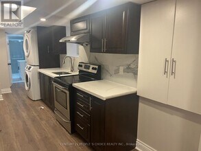 973 Francine Cres in Mississauga, ON - Building Photo - Building Photo