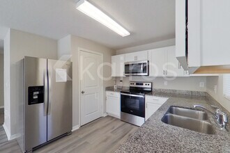 287 Parkview Dr in Palm Coast, FL - Foto de edificio - Building Photo