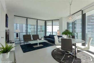 501 NE 31st St, Unit 2406 in Miami, FL - Building Photo - Building Photo