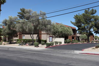 Tamarus Villas in Las Vegas, NV - Foto de edificio - Building Photo