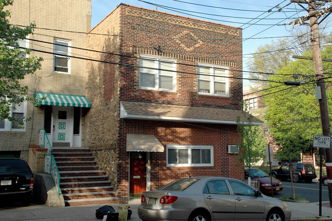 672-674 Avenue A in Bayonne, NJ - Building Photo - Building Photo