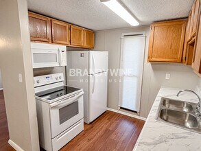3005 Dodge St in Tampa, FL - Building Photo - Building Photo