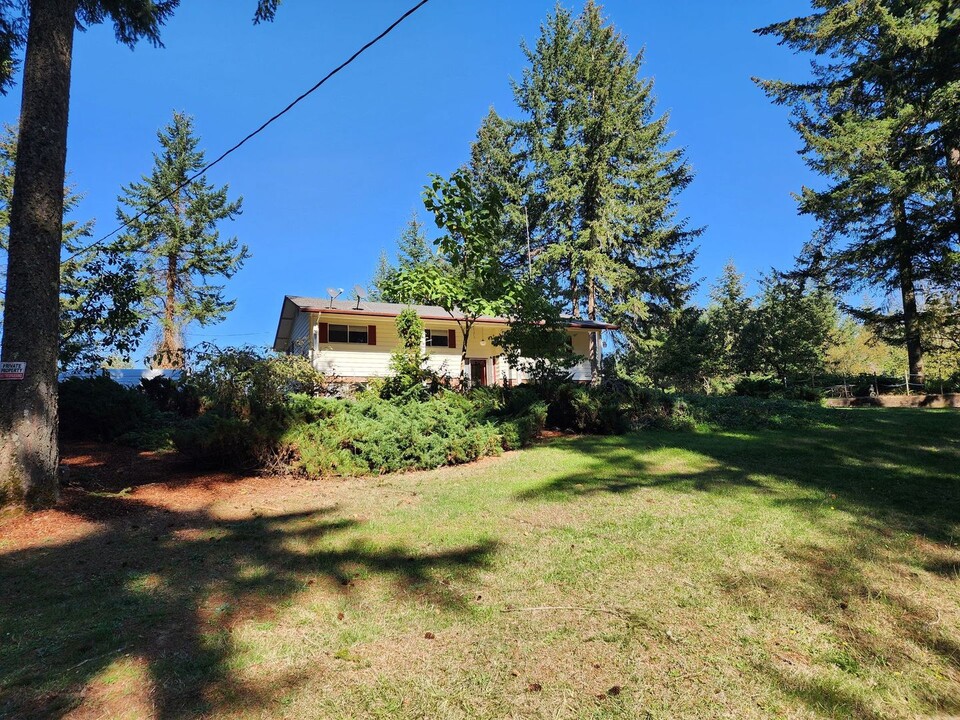 29410 Gimpl Hill Rd in Eugene, OR - Building Photo