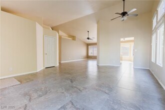 4633 Califa Dr in Las Vegas, NV - Building Photo - Building Photo