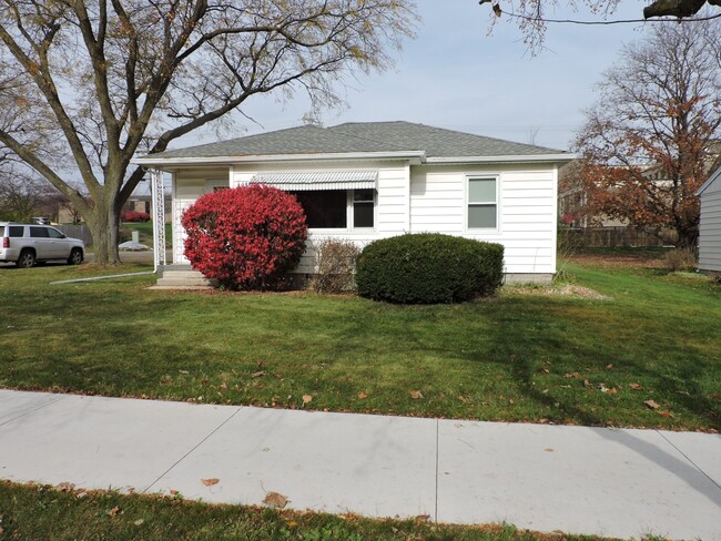 property at 1021 W 7th St