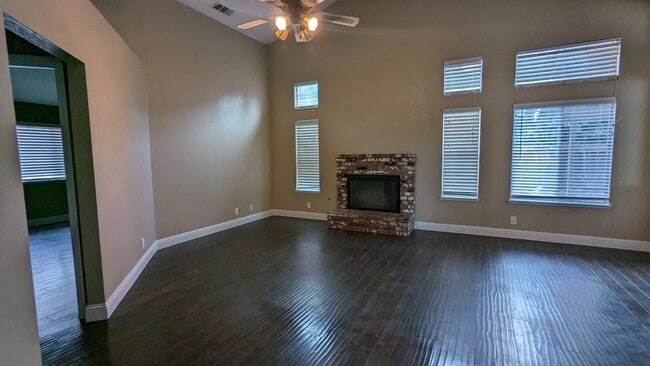 1666 W 4th St in Ripon, CA - Building Photo - Building Photo