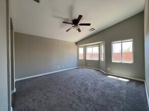 9 E Verde Way in North Las Vegas, NV - Building Photo - Building Photo
