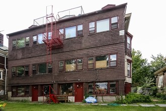 17-19 Saint Marks Pl in Staten Island, NY - Building Photo - Building Photo