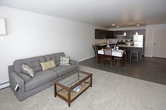 Arbor Courts in Fargo, ND - Foto de edificio - Interior Photo