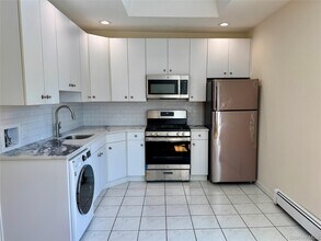 44 S Main St in Sayville, NY - Building Photo - Building Photo