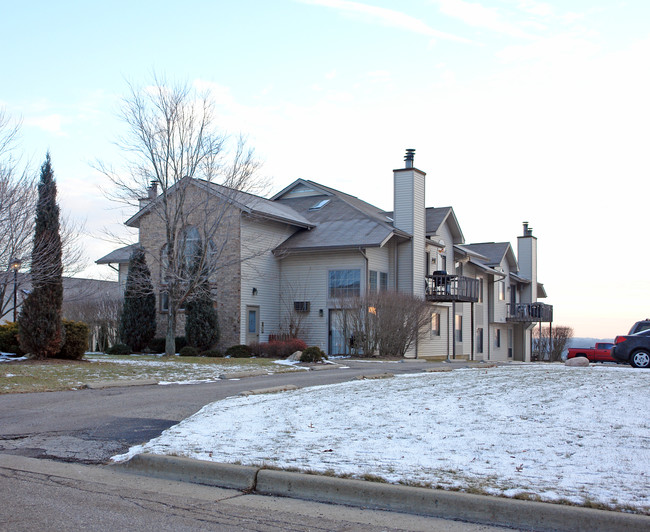 Mercedes Place in Canfield, OH - Foto de edificio - Building Photo