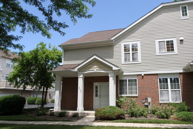 1253 Georgetown Way in Vernon Hills, IL - Building Photo - Building Photo