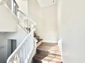746 Almond Rd in San Marcos, CA - Foto de edificio - Building Photo