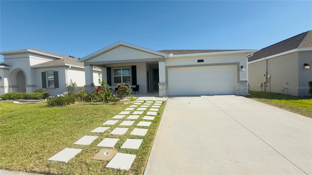 5321 Amersham Ln in St. Cloud, FL - Foto de edificio