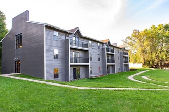 Magnolia Park in Des Moines, IA - Building Photo - Interior Photo