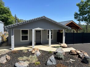 1715 Karen Way in Placerville, CA - Building Photo - Building Photo