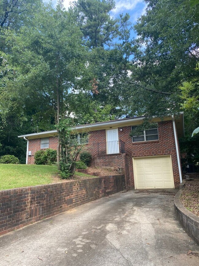 property at 155 E Cloverhurst Ave