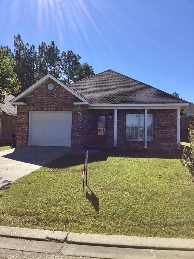property at 15 Oxford Dr