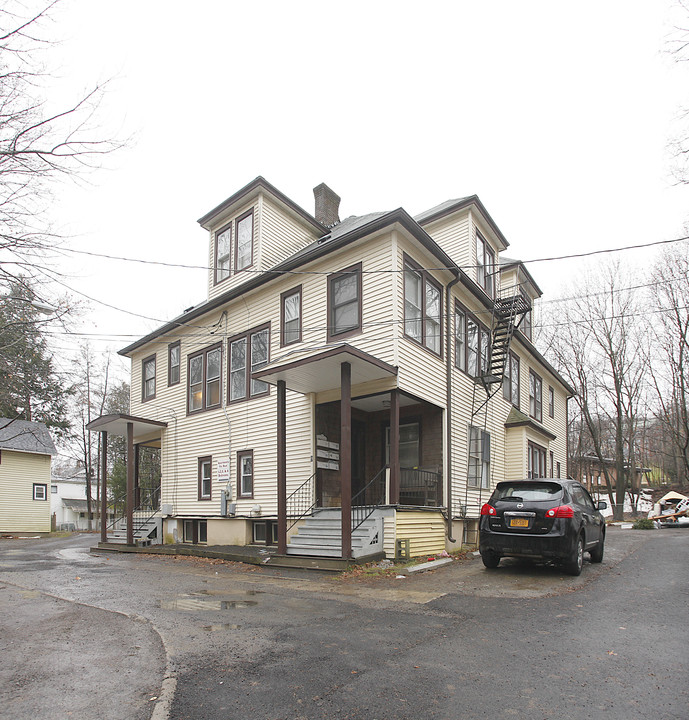 9 Weidman Pl in Oneonta, NY - Foto de edificio