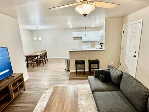 201 Gray St in Yukon, OK - Building Photo - Building Photo