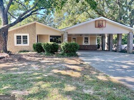 209 Scarborough Rd in Centerville, GA - Building Photo